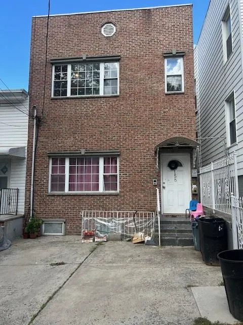 158 BLEECKER ST