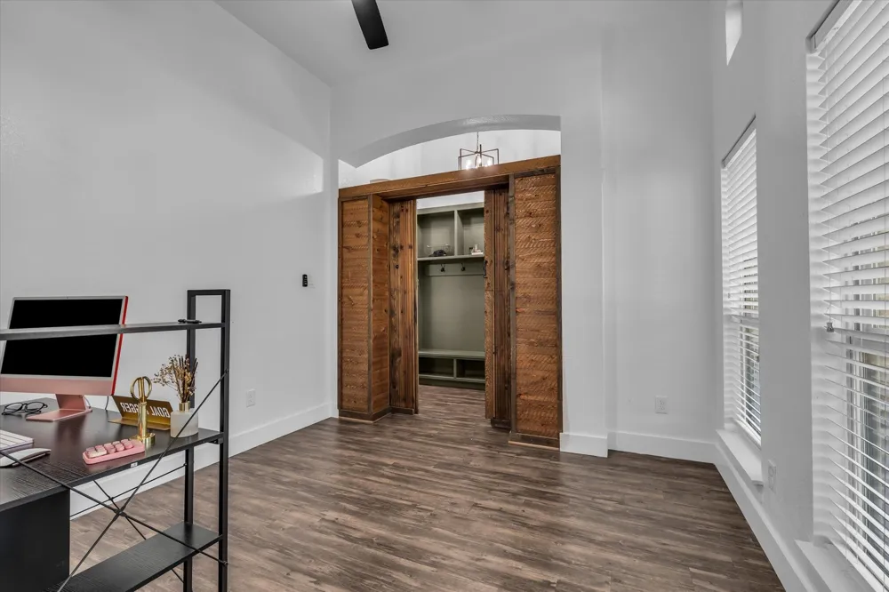 10804 Aurora Drive Waco, TX 76708