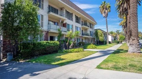 647 Orange Grove