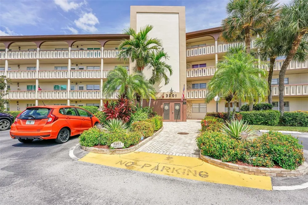 3201 PORTOFINO Point #C2 Coconut Creek, FL 33066