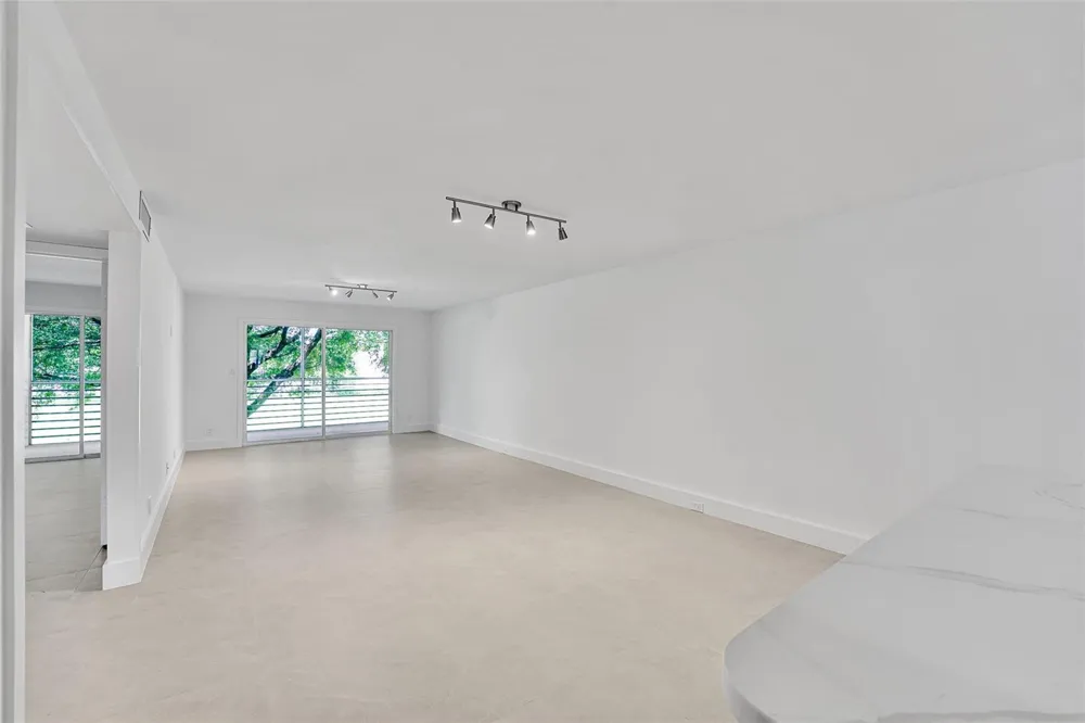 3201 PORTOFINO Point #C2 Coconut Creek, FL 33066