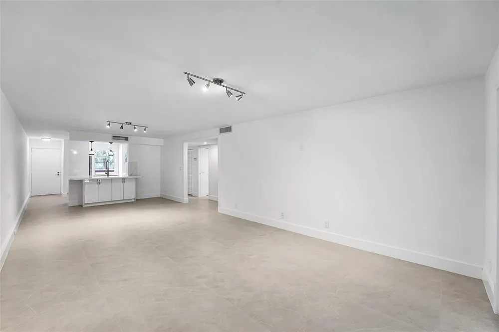 3201 PORTOFINO Point #C2 Coconut Creek, FL 33066