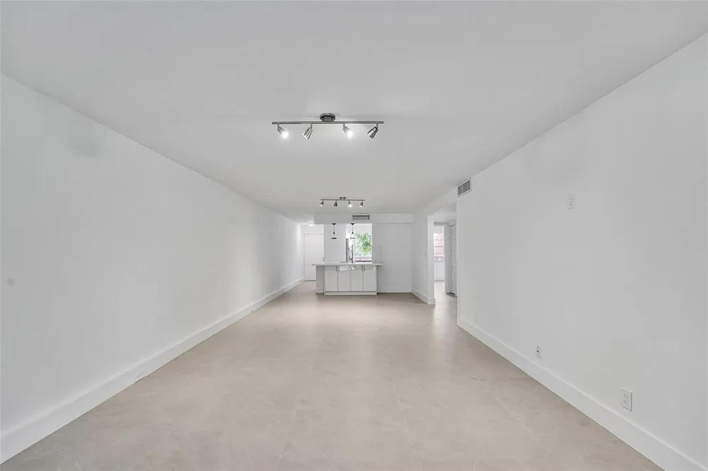 3201 PORTOFINO Point #C2 Coconut Creek, FL 33066