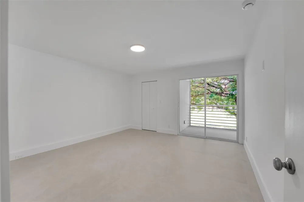 3201 PORTOFINO Point #C2 Coconut Creek, FL 33066