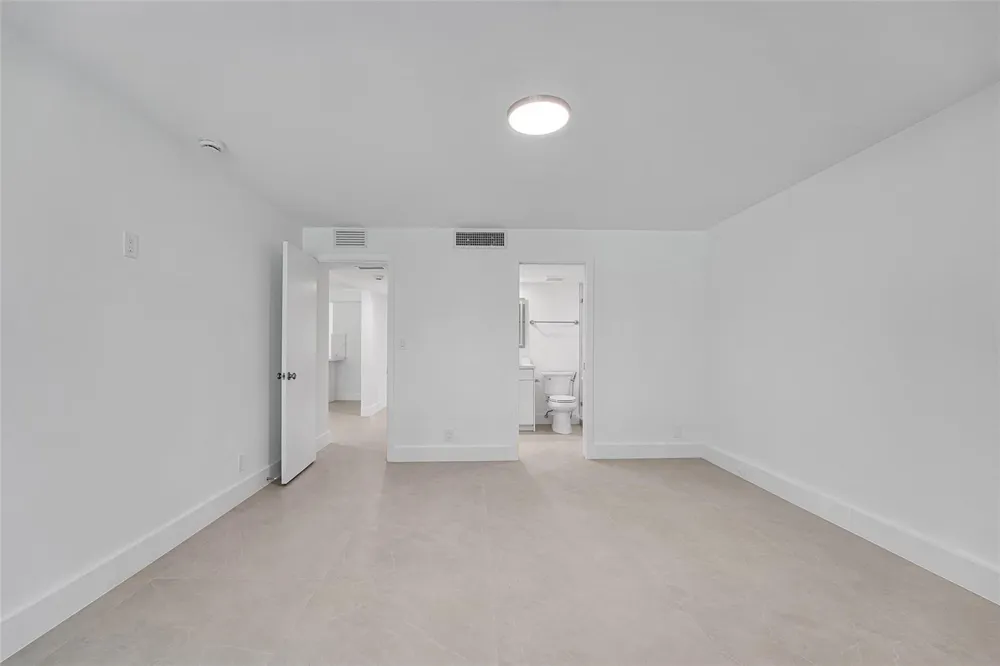 3201 PORTOFINO Point #C2 Coconut Creek, FL 33066