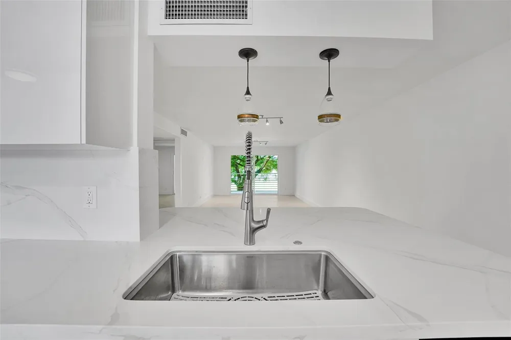 3201 PORTOFINO Point #C2 Coconut Creek, FL 33066