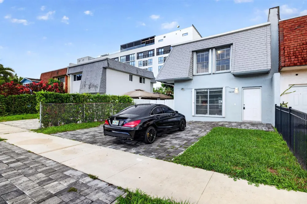 5435 SW 44TH TERRACE Dania Beach, FL 33314
