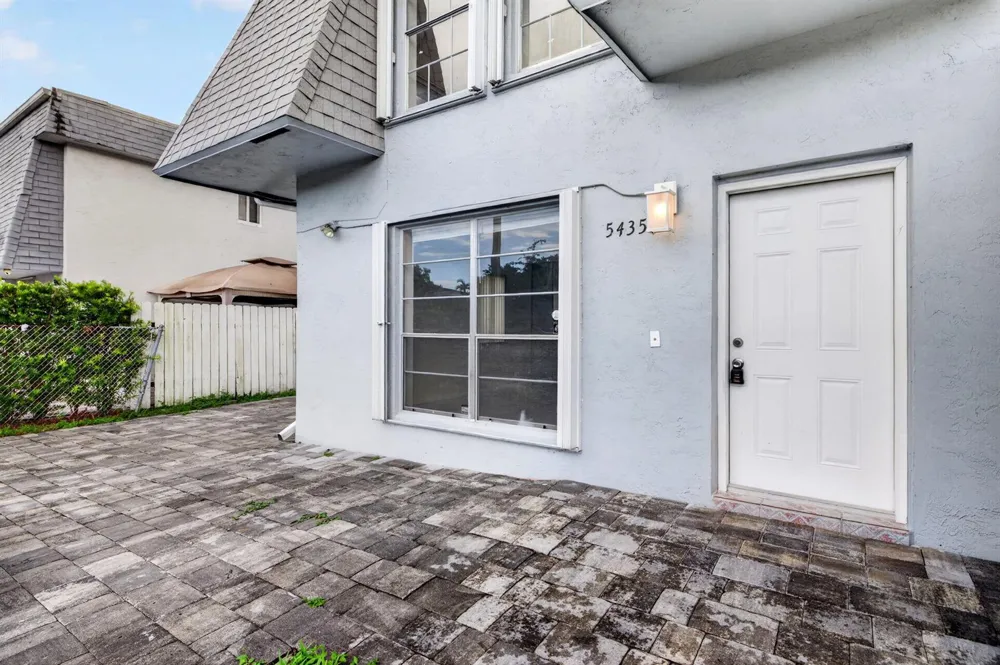 5435 SW 44TH TERRACE Dania Beach, FL 33314