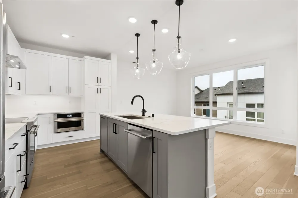 13960 NE 123rd Way #101 Redmond, WA 98052