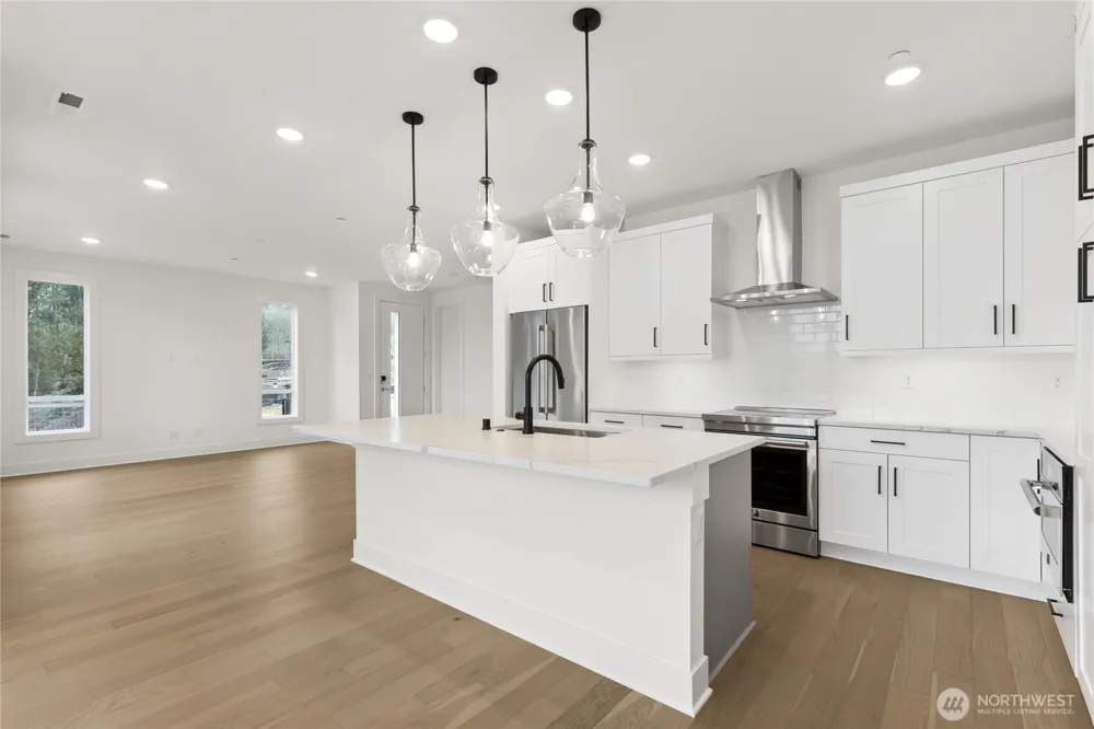 13960 NE 123rd Way #101 Redmond, WA 98052