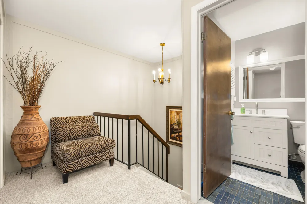 25073 Oakbrooke Drive Southfield, MI 48033