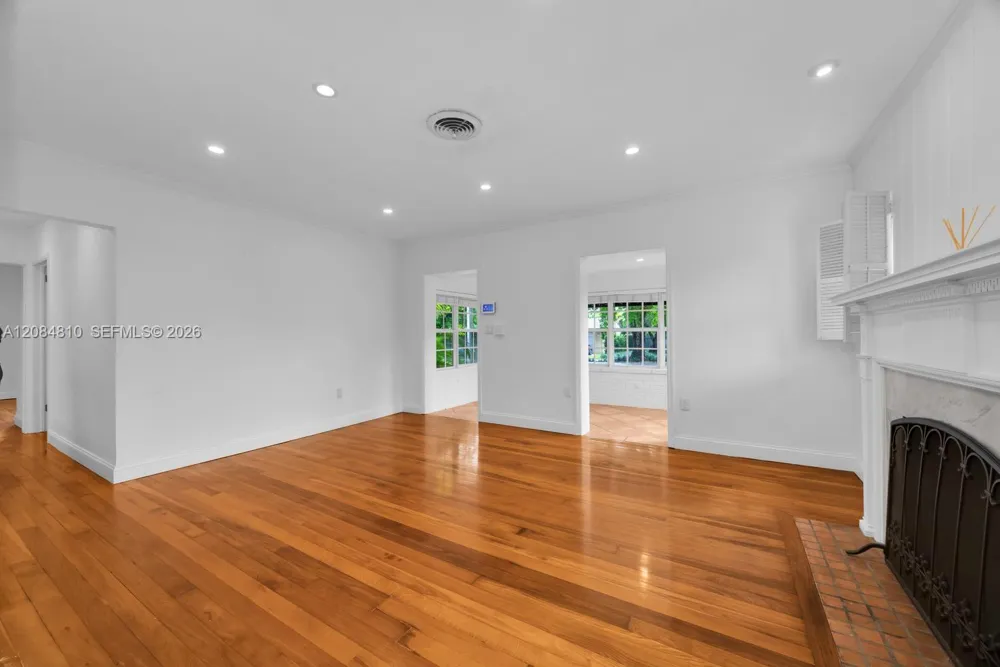 537 Zamora Ave Coral Gables, FL 33134