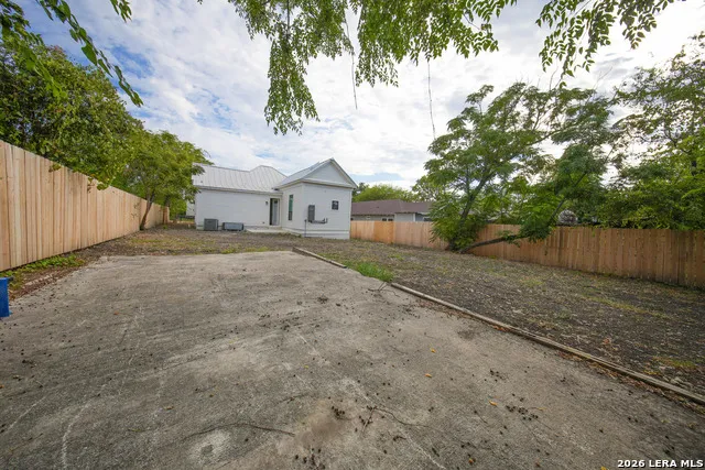 719 Dakota St San Antonio, TX 78203
