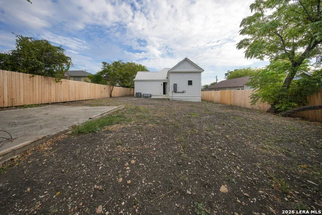 719 Dakota St San Antonio, TX 78203