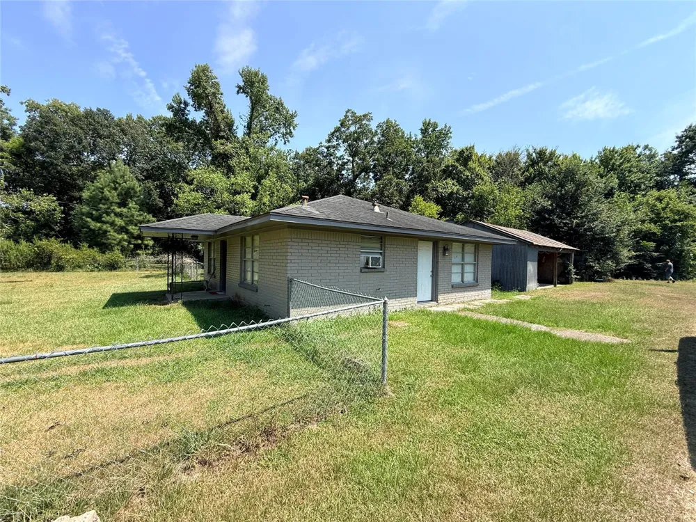 892 County Road 460 Dayton, TX 77535