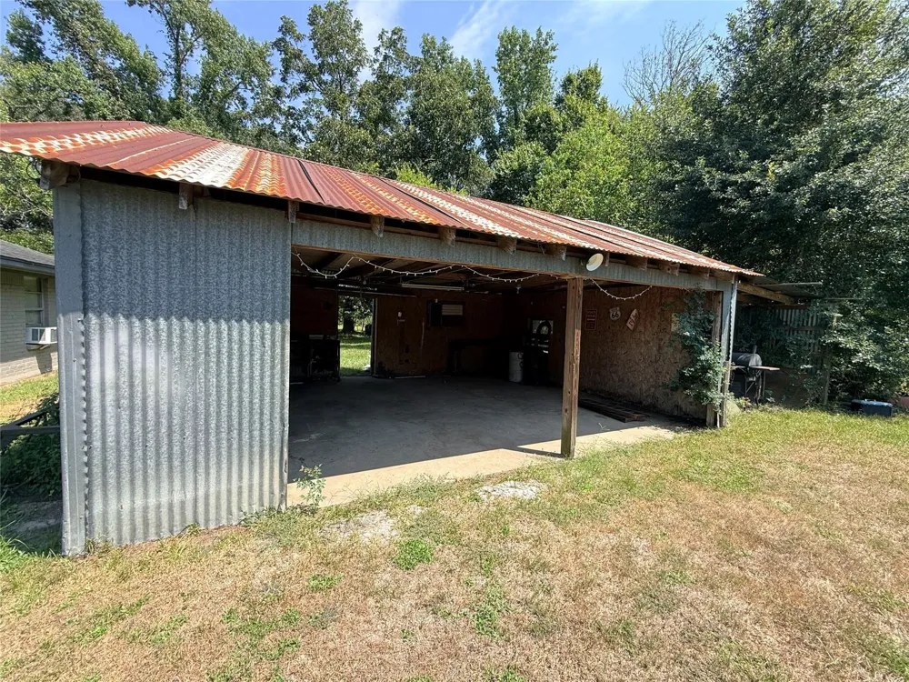 892 County Road 460 Dayton, TX 77535