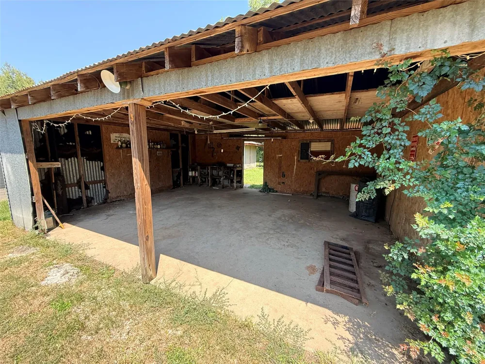 892 County Road 460 Dayton, TX 77535