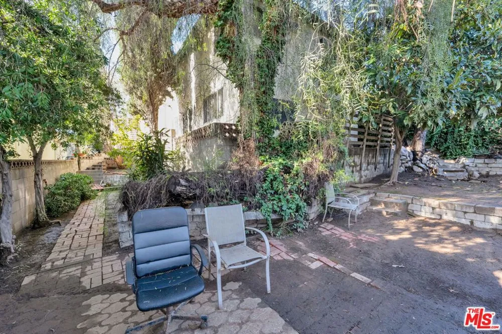 2241 Ewing Street Los Angeles, CA 90039