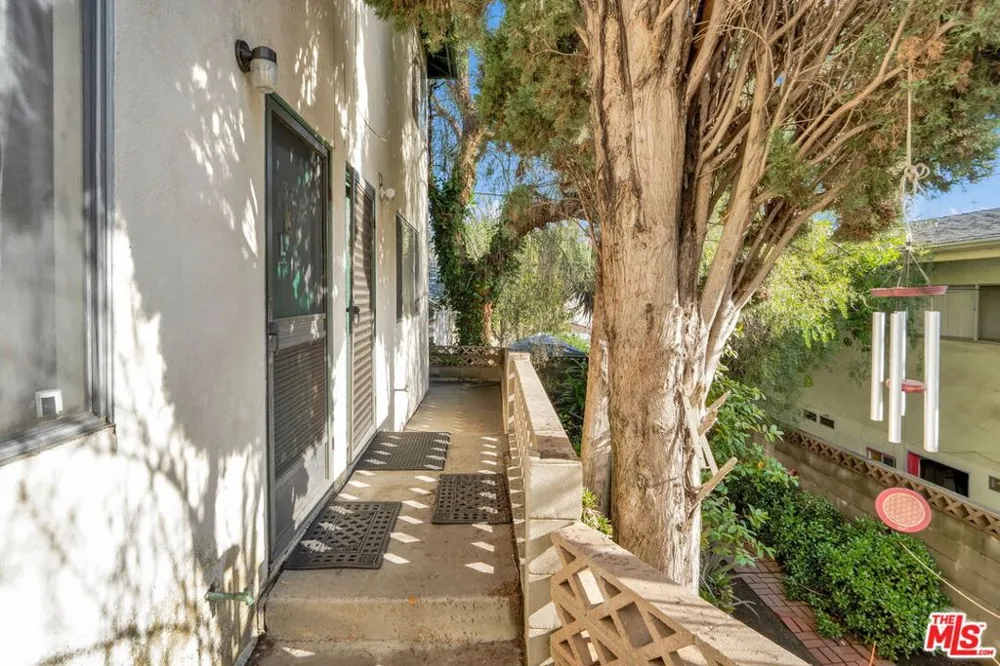 2241 Ewing Street Los Angeles, CA 90039