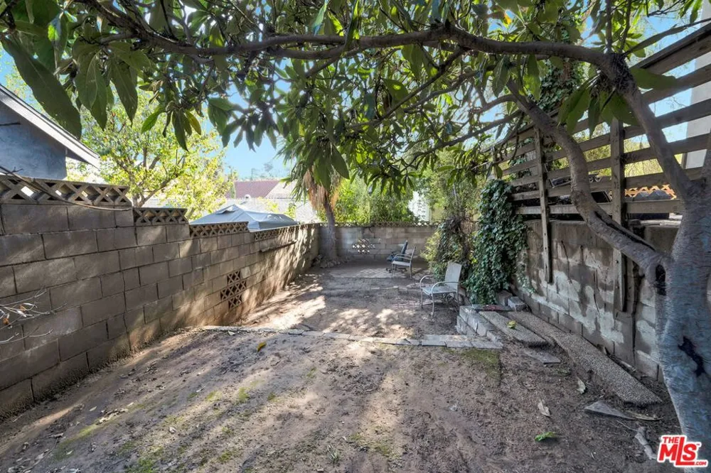 2241 Ewing Street Los Angeles, CA 90039