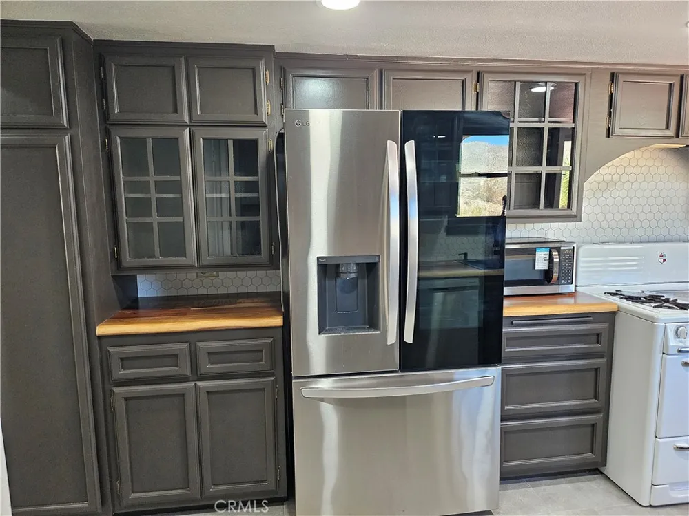 9041 Puesta Del Sol Desert Hot Springs, CA 92240