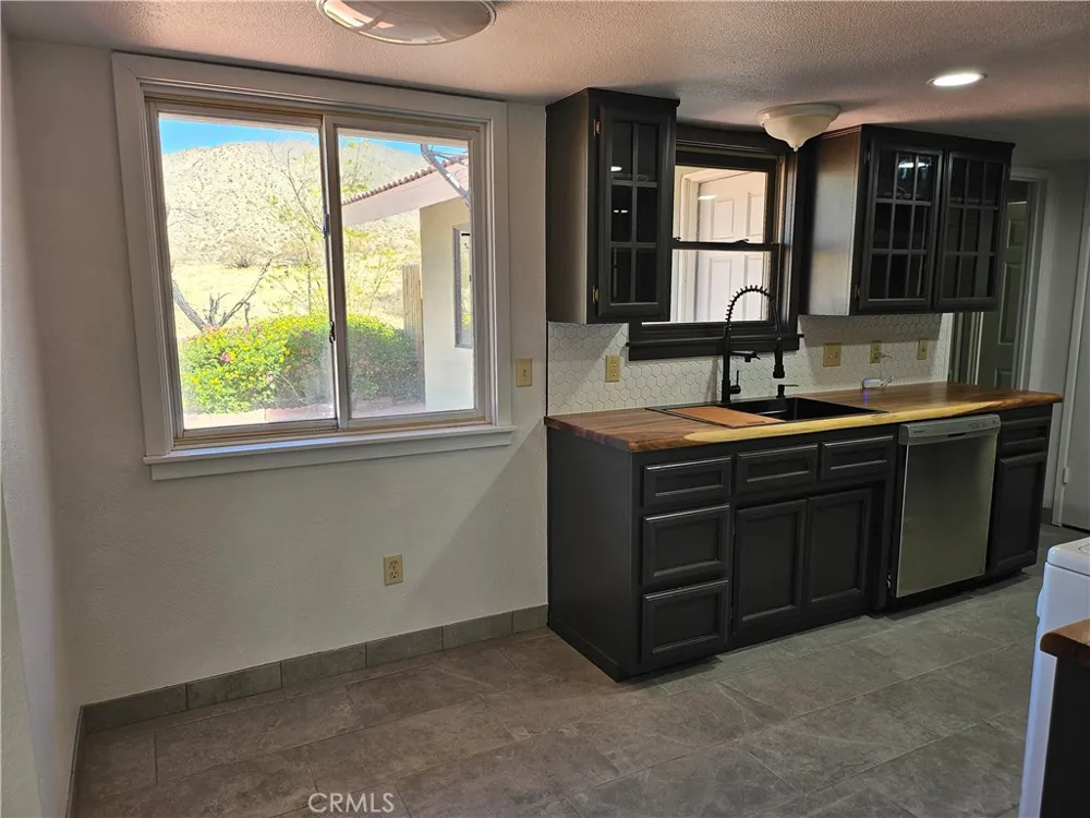 9041 Puesta Del Sol Desert Hot Springs, CA 92240