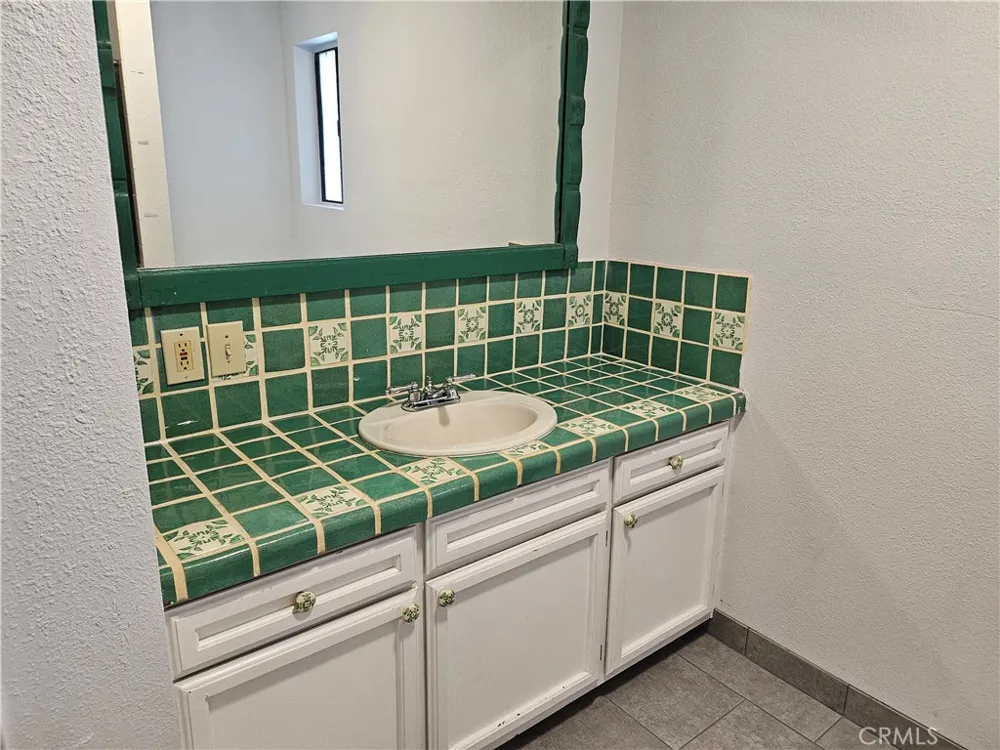 9041 Puesta Del Sol Desert Hot Springs, CA 92240