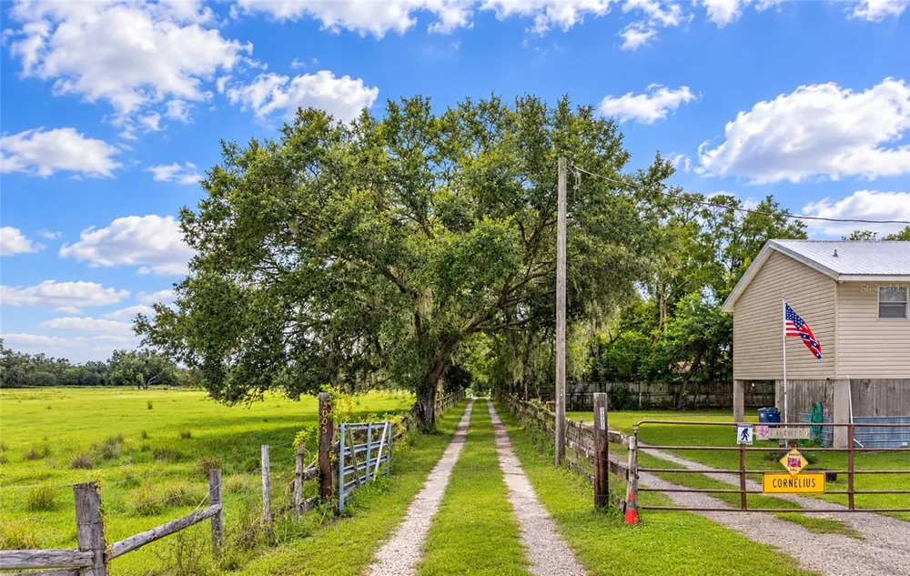 3005 VERNA BETHANY ROAD Myakka City, FL 34251