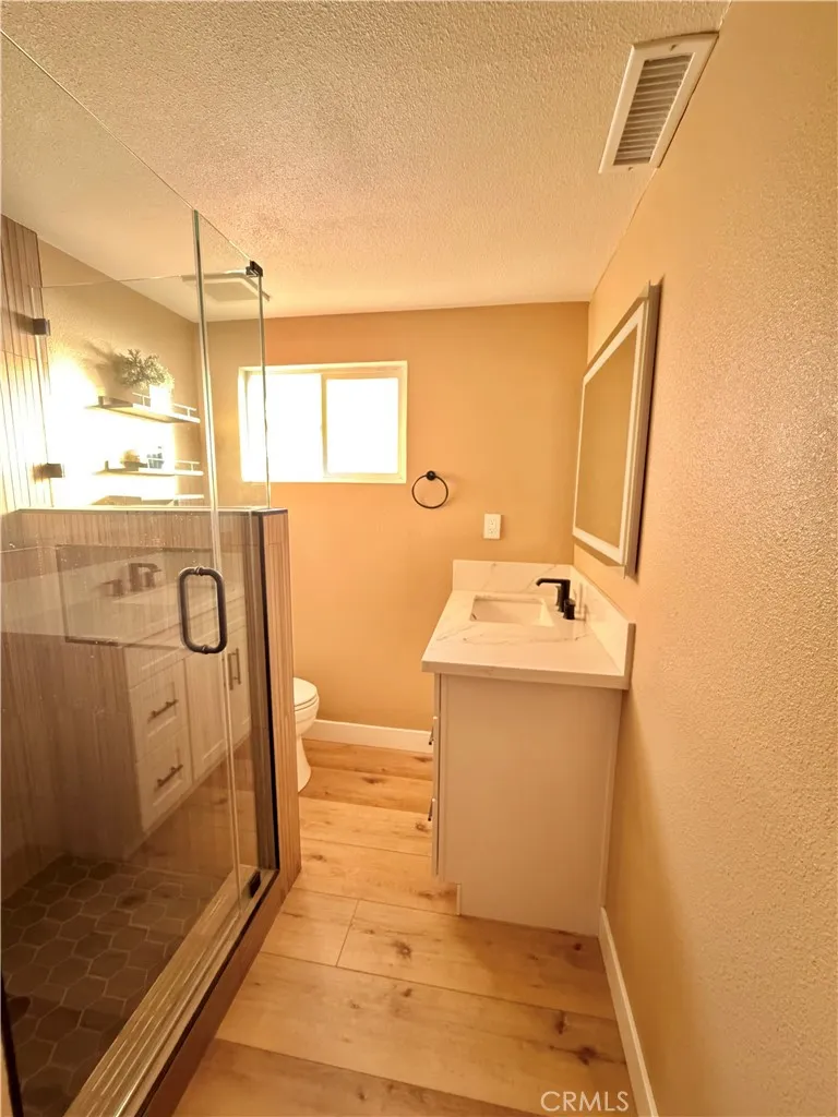 819 Vinemead Whittier, CA 90601