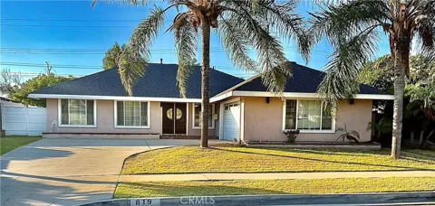 819 Vinemead
