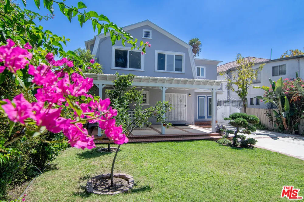 895 S Bronson Avenue Los Angeles, CA 90005