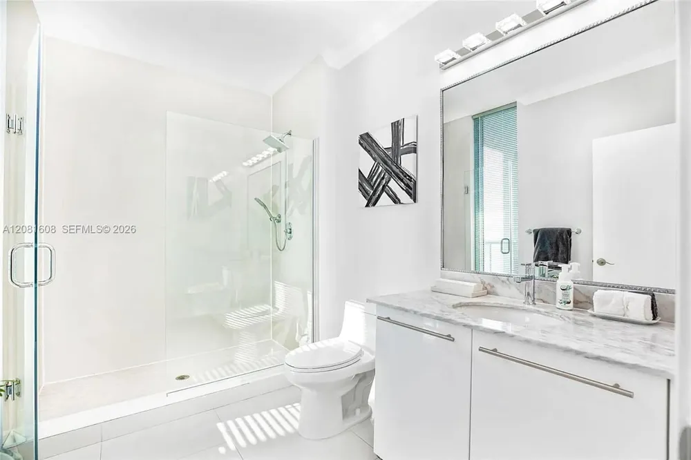 888 Biscayne Blvd #5301 Miami, FL 33132