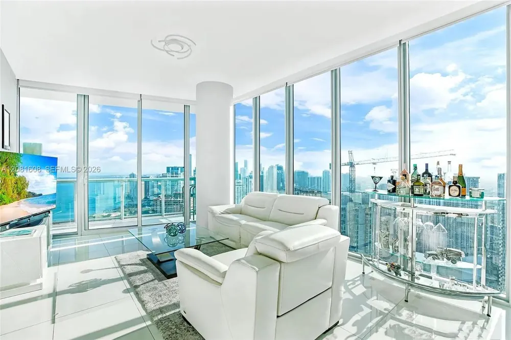 888 Biscayne Blvd #5301 Miami, FL 33132