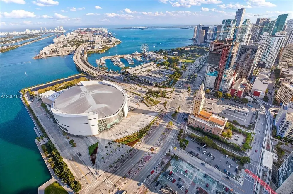 888 Biscayne Blvd #5301 Miami, FL 33132