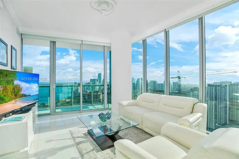 888 Biscayne Blvd #5301 Miami, FL 33132