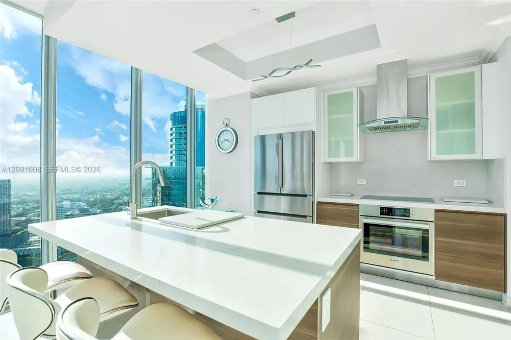 888 Biscayne Blvd #5301 Miami, FL 33132