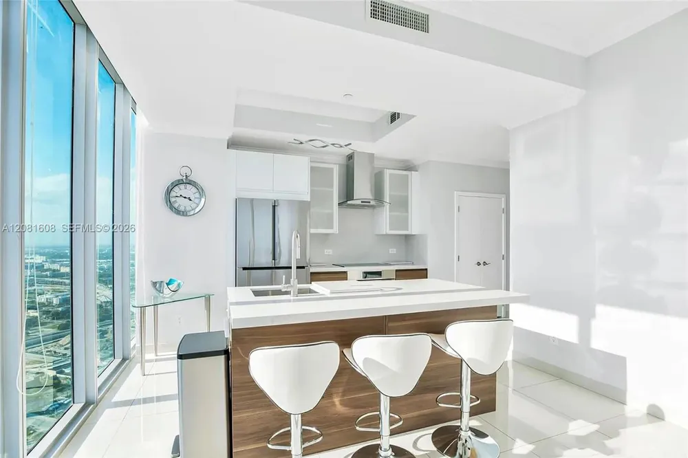 888 Biscayne Blvd #5301 Miami, FL 33132