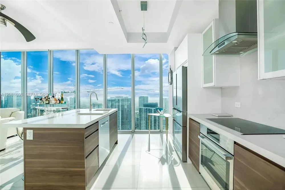 888 Biscayne Blvd #5301 Miami, FL 33132