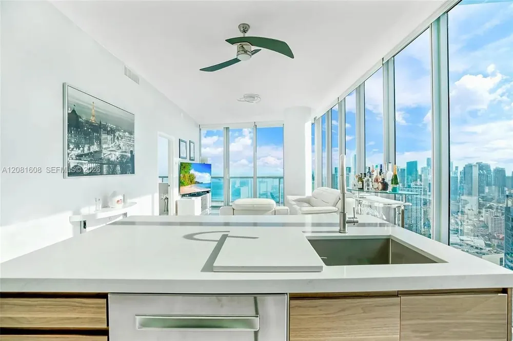 888 Biscayne Blvd #5301 Miami, FL 33132