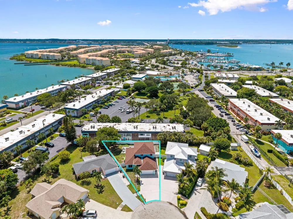 1220 BONEFISH COURT Fort Pierce, FL 34949