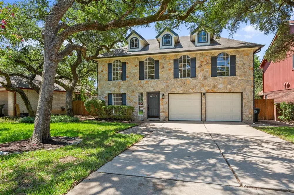 7403 Rankin Trail Austin, TX 78729