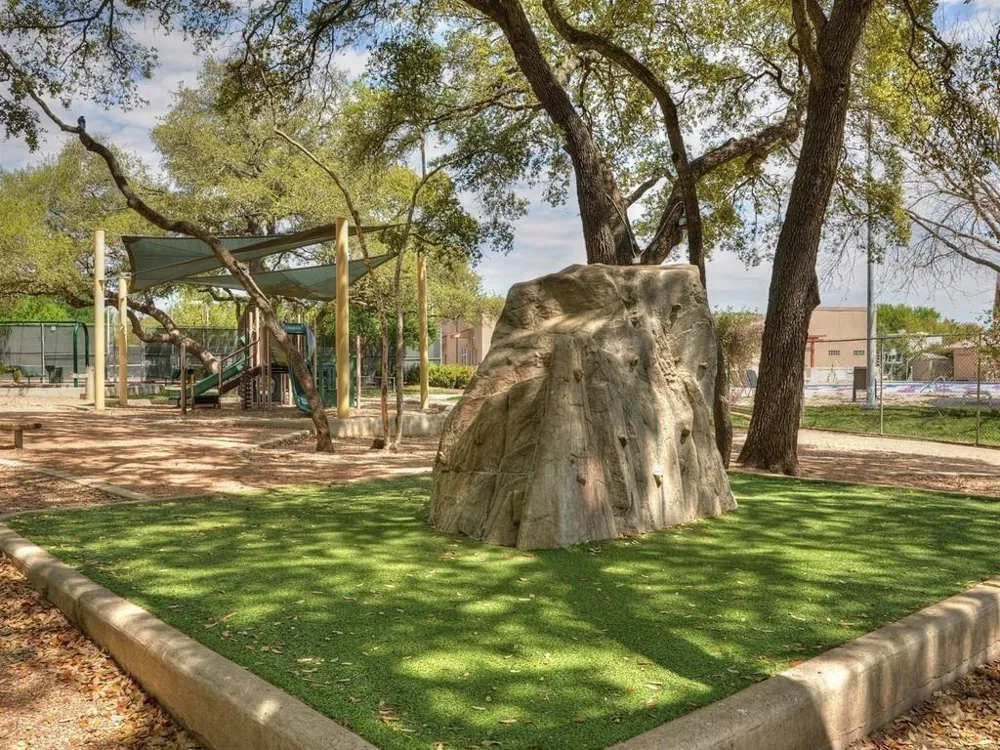 7403 Rankin Trail Austin, TX 78729