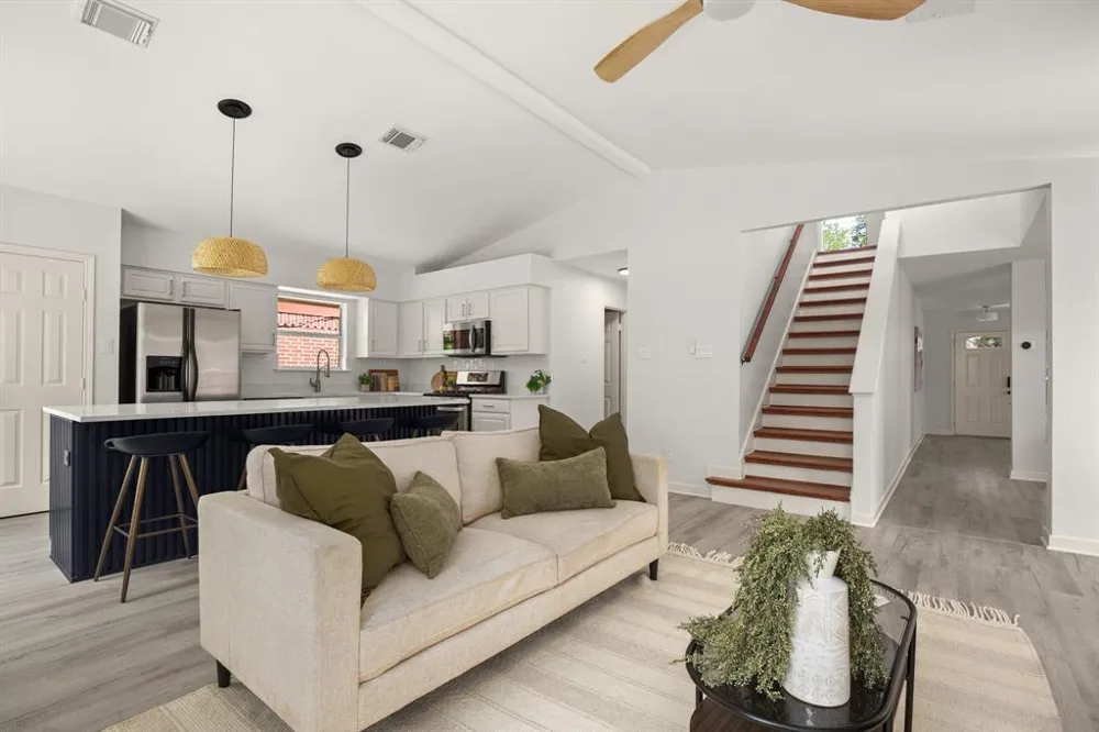 7403 Rankin Trail Austin, TX 78729
