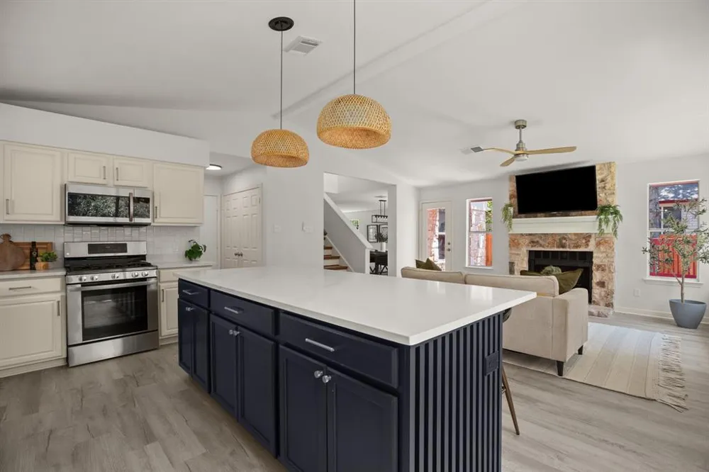 7403 Rankin Trail Austin, TX 78729