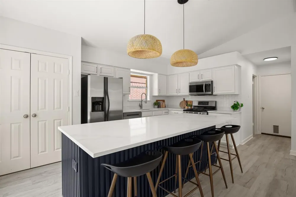 7403 Rankin Trail Austin, TX 78729