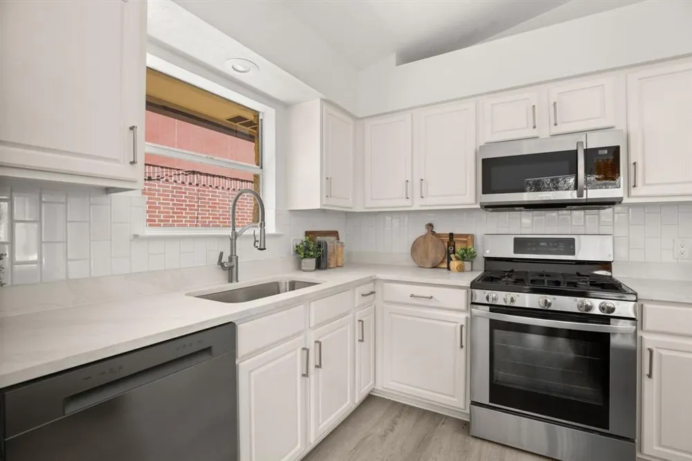 7403 Rankin Trail Austin, TX 78729