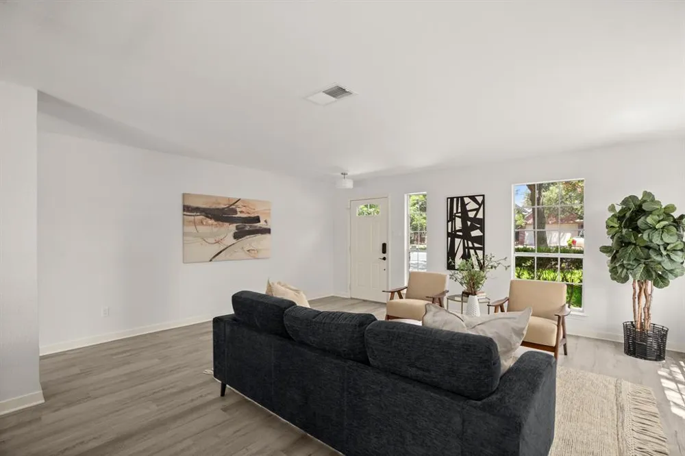 7403 Rankin Trail Austin, TX 78729