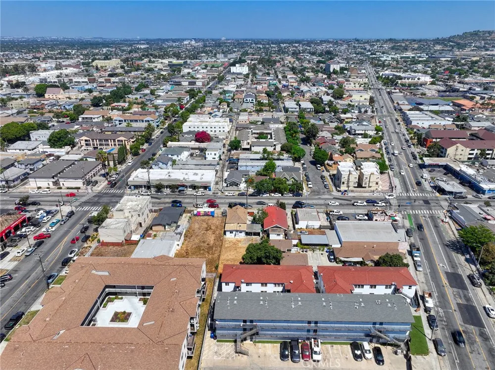1028 E 10th Long Beach, CA 90813