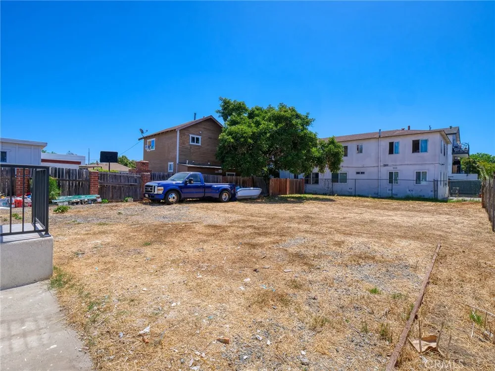 1028 E 10th Long Beach, CA 90813