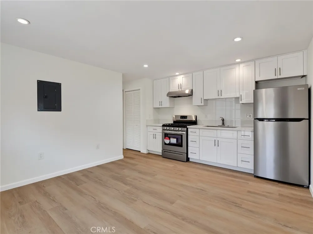 1028 E 10th Long Beach, CA 90813